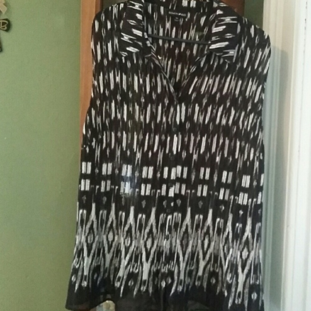 🎉HP🎉 Fashion Bug Sheer Sleeveless Blouse